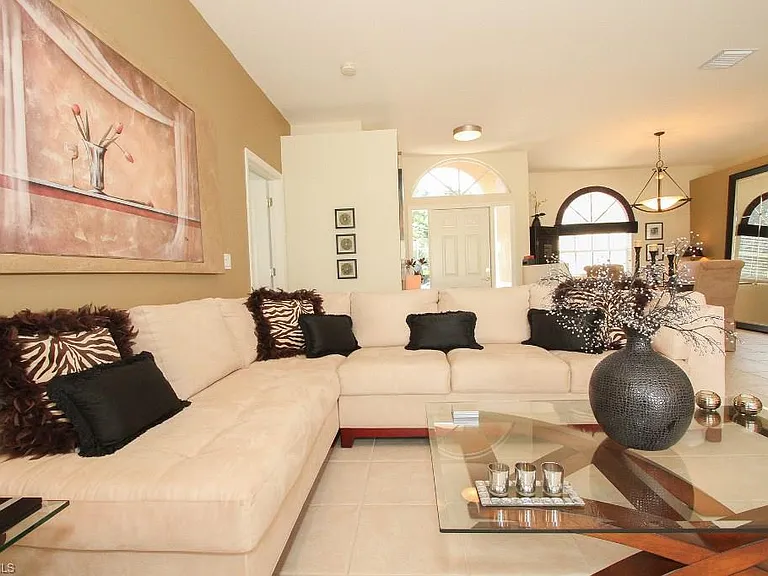 26343 Clarkston Dr — Photo 2