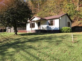 4710 Midway Rd, Yawkey, WV 25573