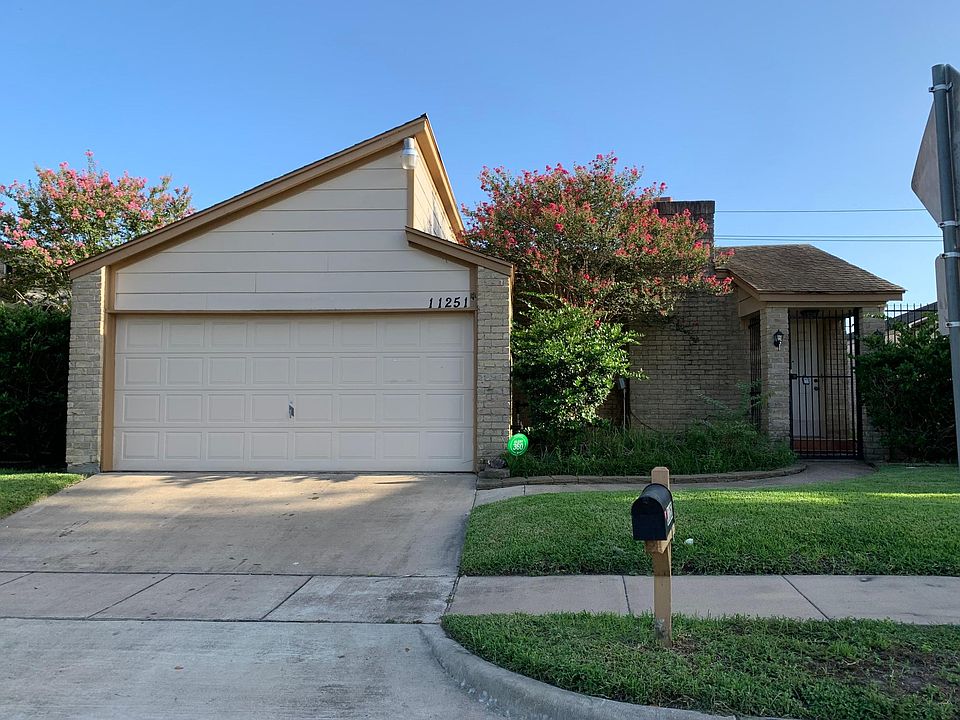 1st image of 11251 Oakcenter Dr