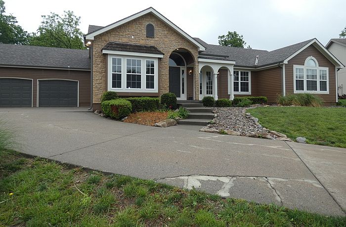 1st image of 1748 Collins Dr