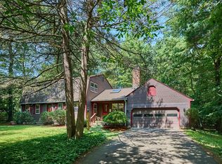 127 Pomeroy Meadow Rd, Southampton, MA 01073