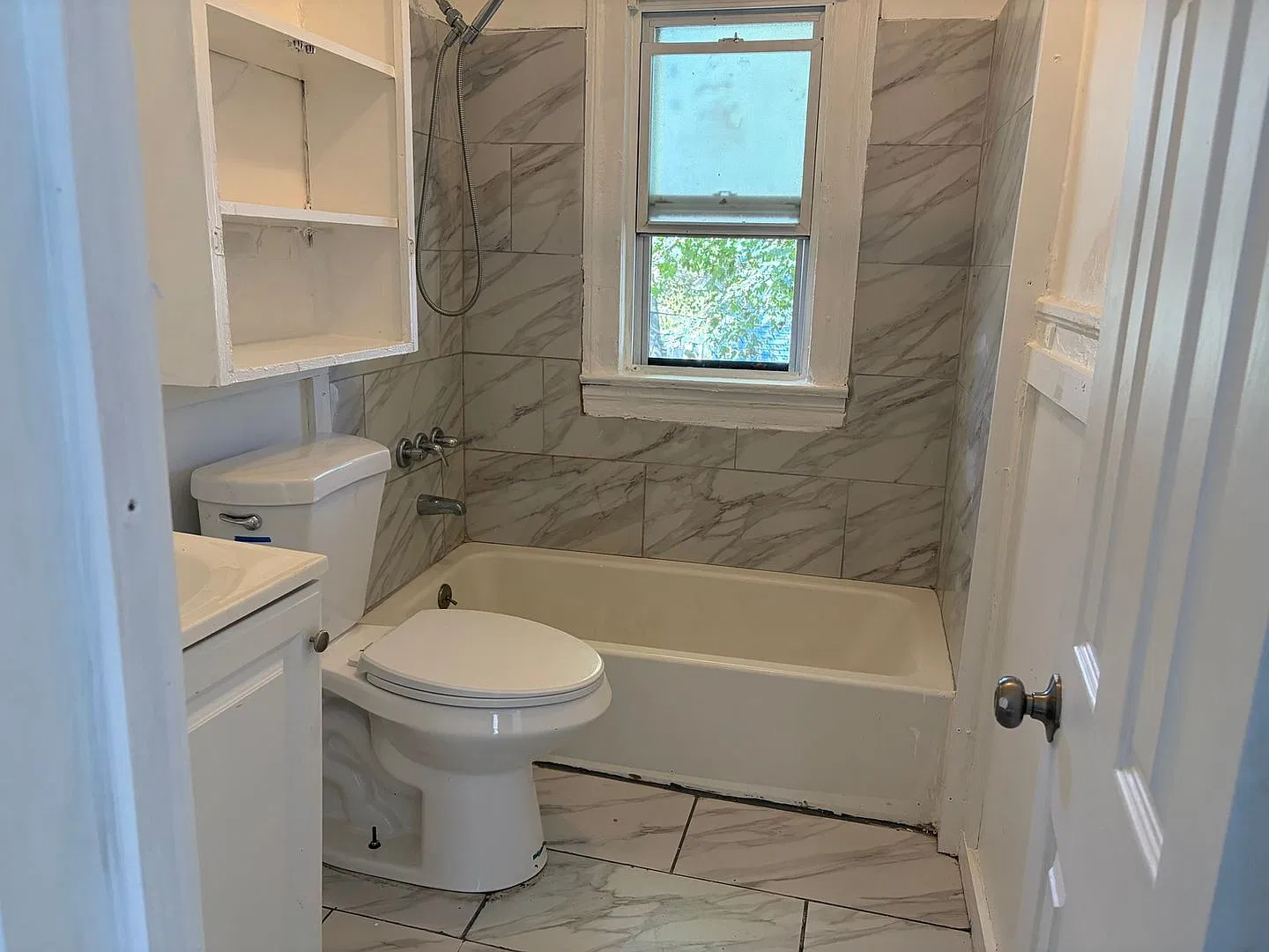 Charming 2BR Duplex in Rochester — Photo 3