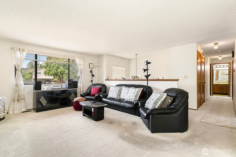 4th image of 6774 28th Avenue S
