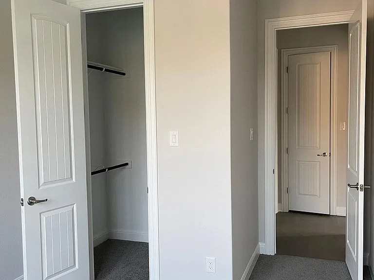 513 Constitution Way — Photo 29