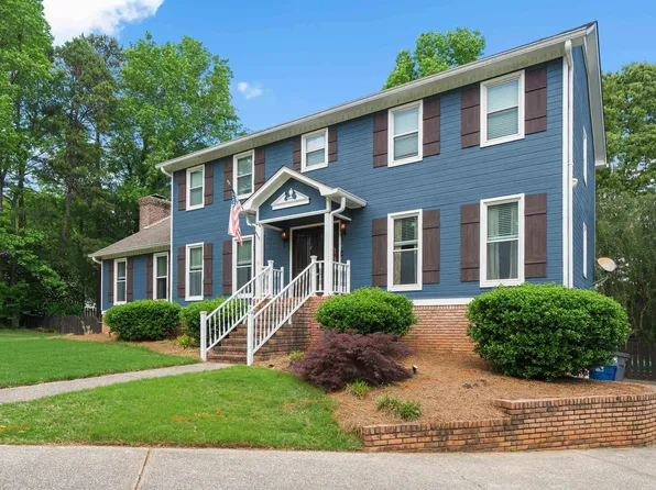510 Roundabout Dr, Trussville, AL 35173