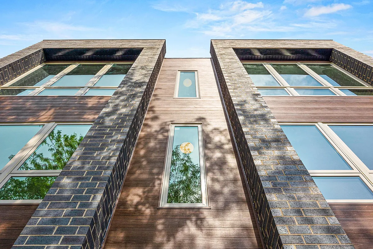 Building Photo - 4931 N Kimball Ave #1N
