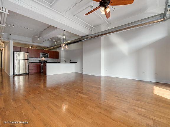 3rd image of 565 W Quincy St Unit 718