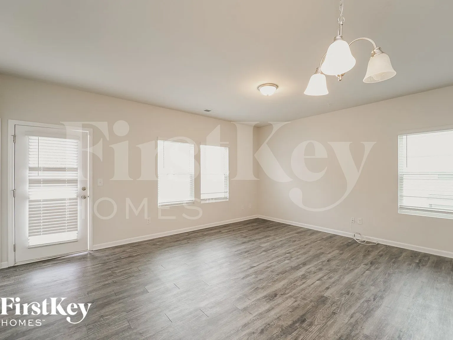 3 bed, 2.5 bath, 1817 sqft, $2,355 — Photo 4
