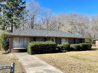 707 Gwendolyn St, Sandersville, GA 31082
