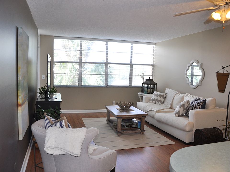 1st image of 2751 Taft St APT 302