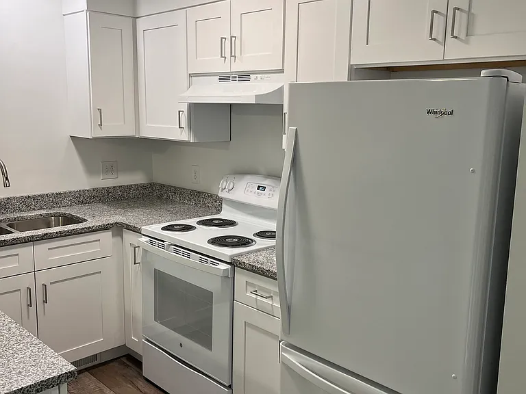 194-196 E 1200 S — Photo 2