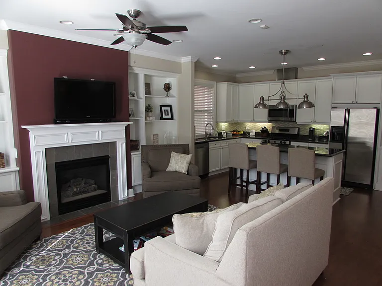 1355 N Mohawk St #1N — Photo 2