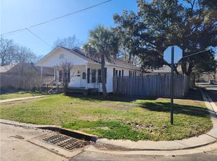 1421 Holloway Dr, Pineville, LA 71360