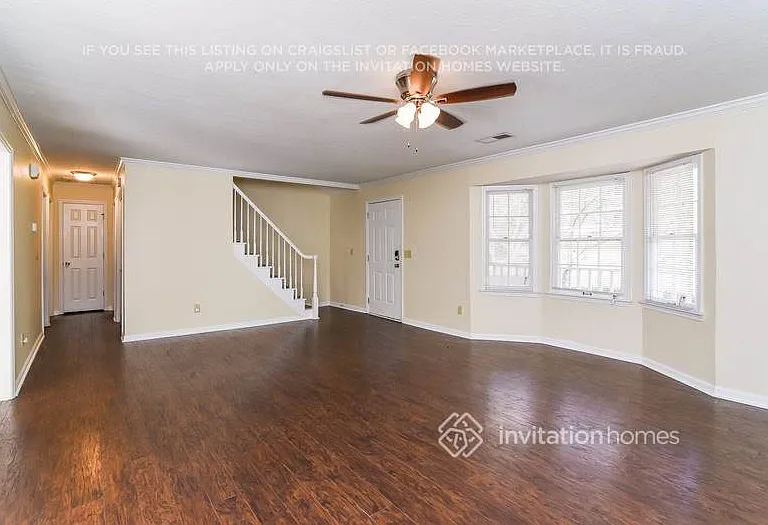 1952 Red Rose Ln — Photo 2