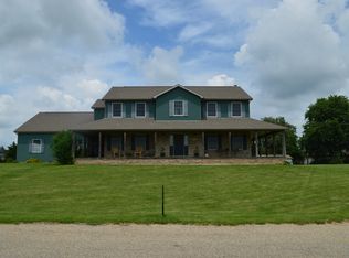 122 Dancer Ln, Heyworth, IL 61745