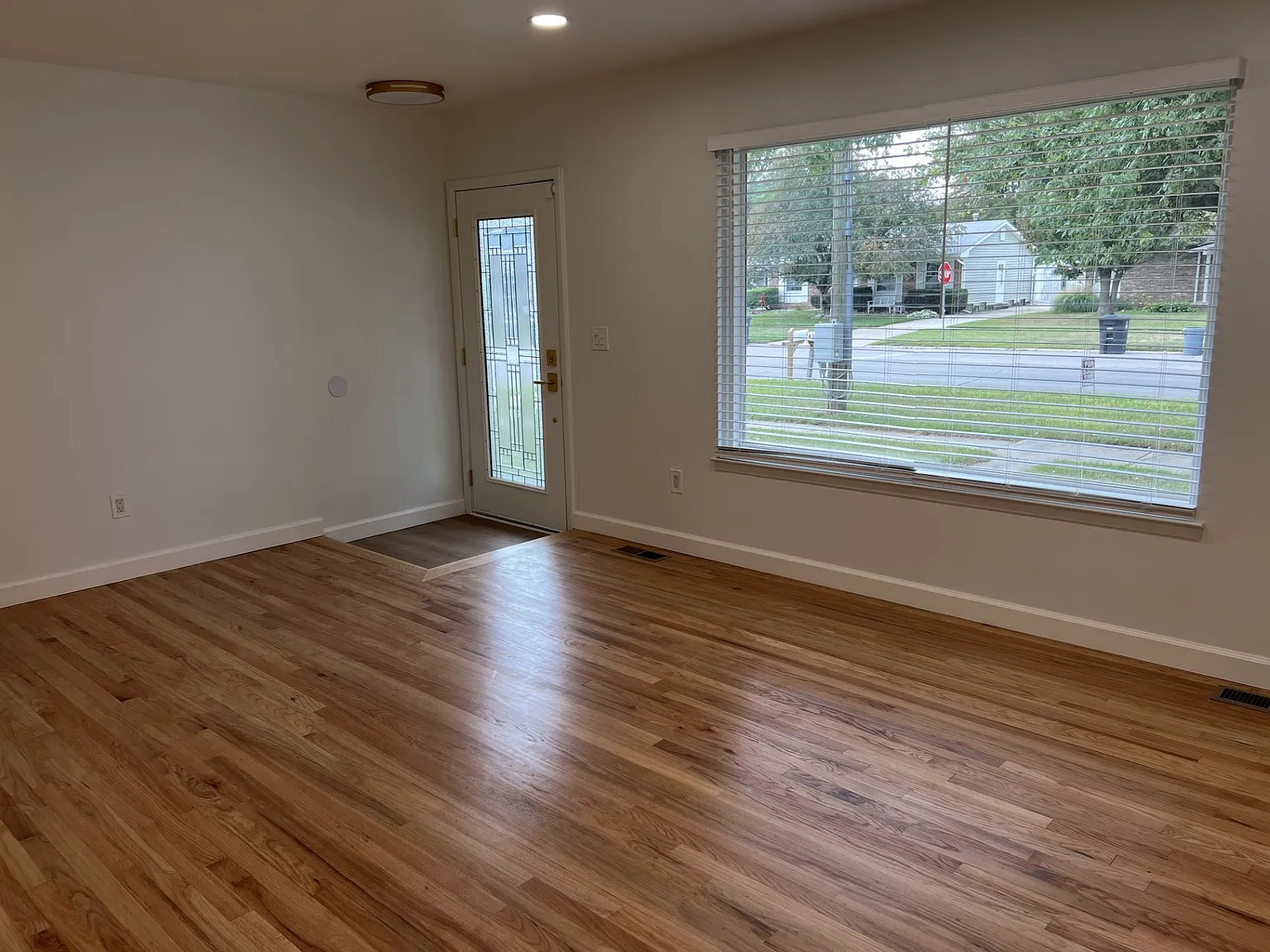 3 bed, 1253 sqft, $2,000 — Photo 2