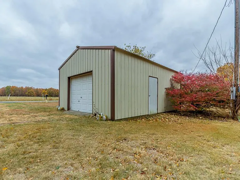 20303 Dove Rd — Photo 2