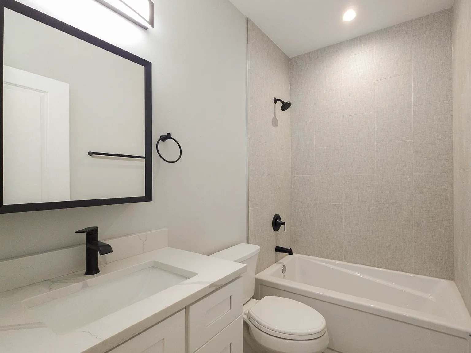 2 bed, 925 sqft, $2,950 — Photo 4