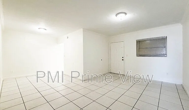 1245 W 24th St #208 — Photo 5