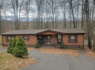 130 Teak Dr, Greentown, PA 18426
