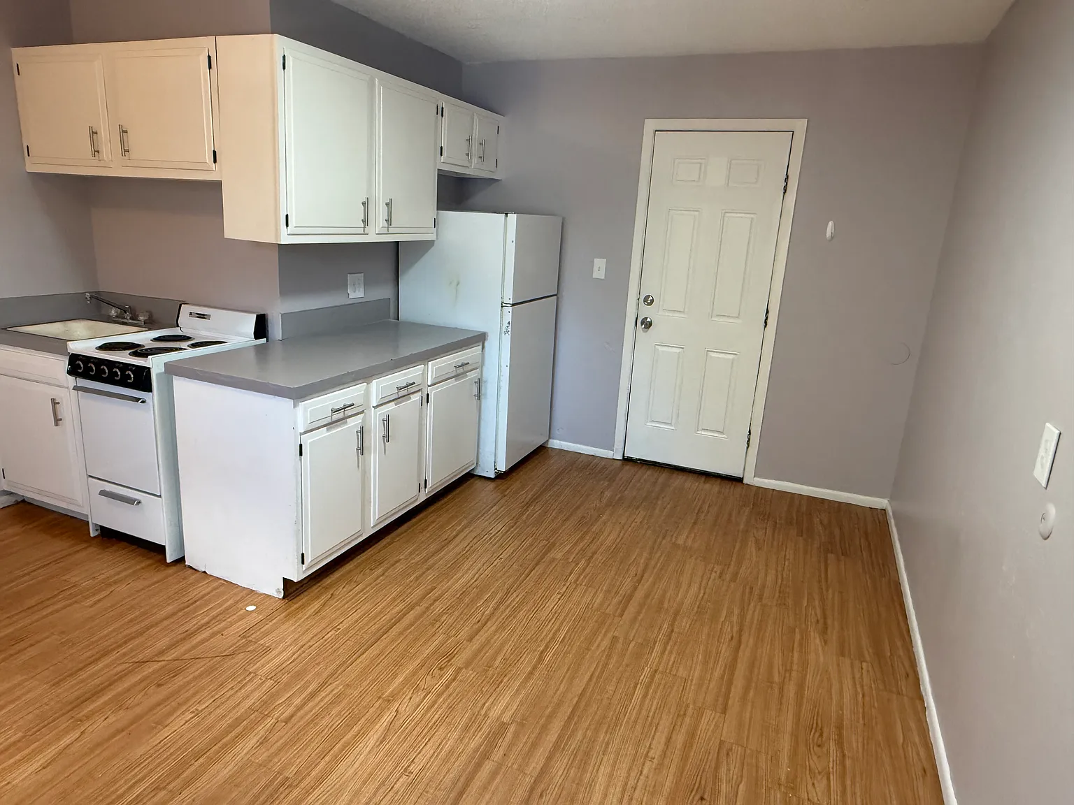 1 bed, $700 — Photo 2