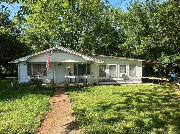 305 Pennsylvania Ave, Hartshorne, OK 74547