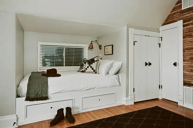 Daybed in Bedroom # 2