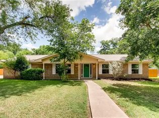 2104 Lathan Ln, Taylor, TX 76574