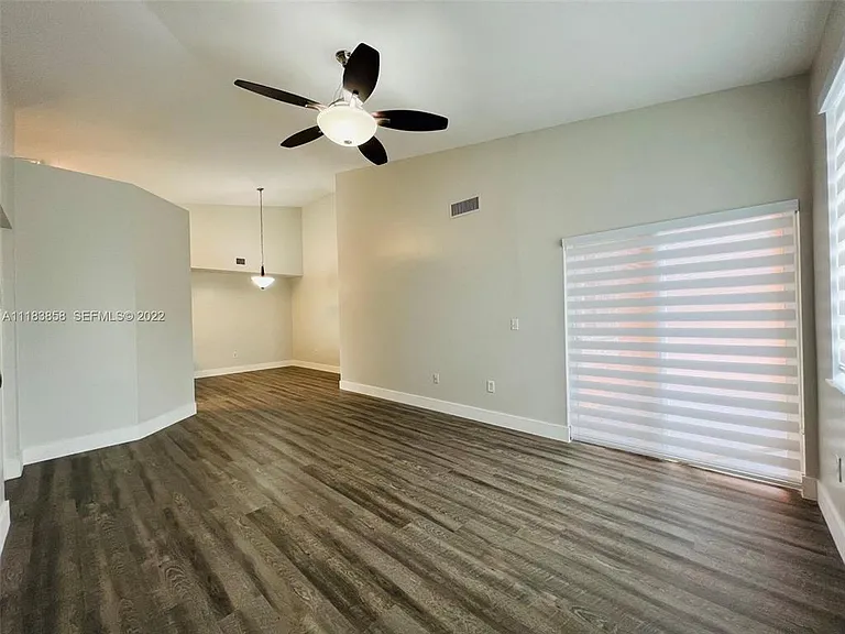 6944 SW 39th St #B203 — Photo 7