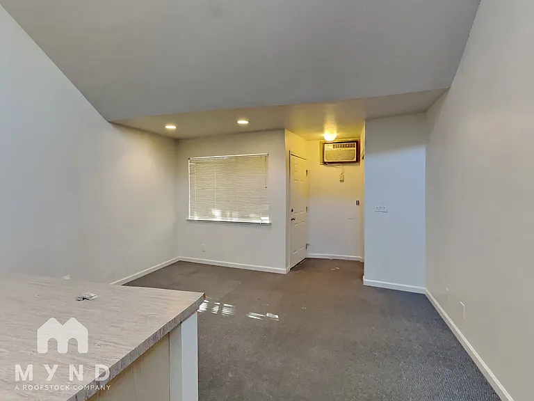 950 Berrum Ln #6 — Photo 3
