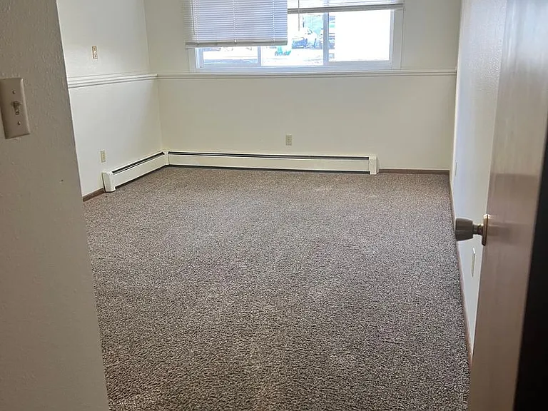 1104 Summit Blvd — Photo 4
