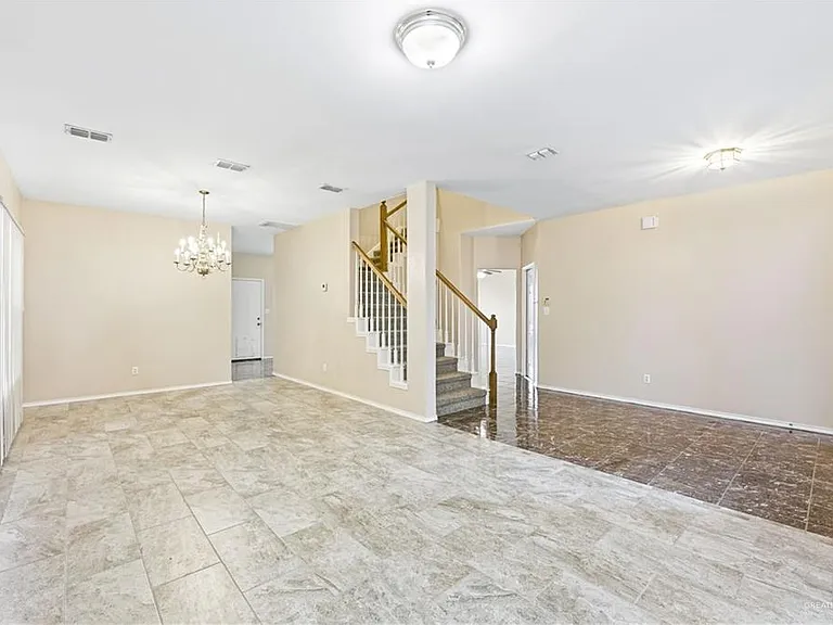2417 Frontera Rd — Photo 5