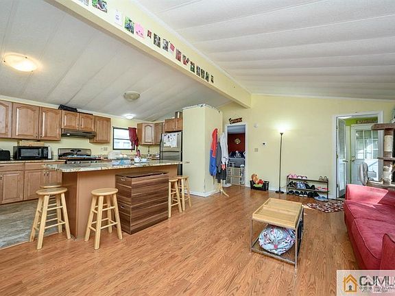 4th image of 34 Forest Dr