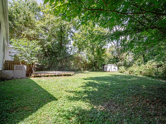 Fenced in backyard - great for pets or kids!