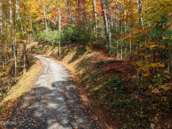 9 & 10 Laurel Mountain Rd, Gatlinburg, TN 37738