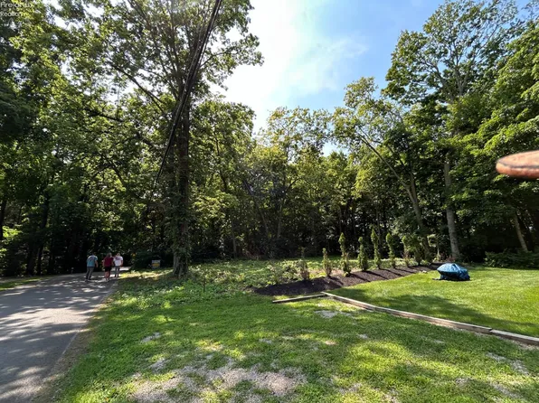 585 Victory Ln, Put In Bay, OH 43456