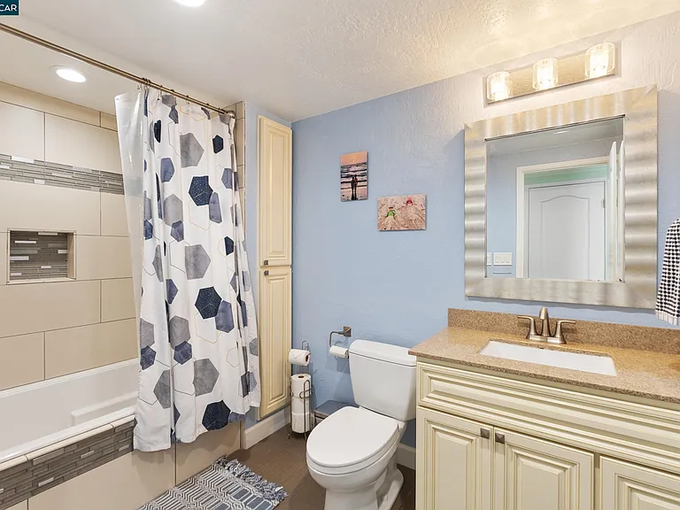 301 Domingo Ct — Photo 24