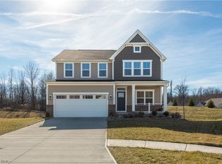 9260 Rose Cir, Olmsted Falls, OH 44138