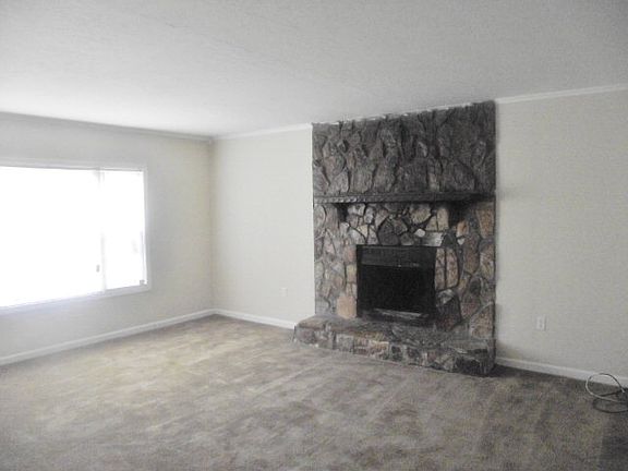 3rd image of 3857 Fairington Dr