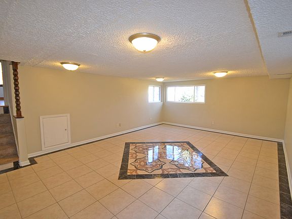 3rd image of 738 Dennis Dr