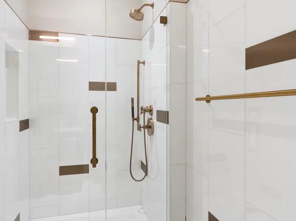 305 East 51st Street image 11 of 15