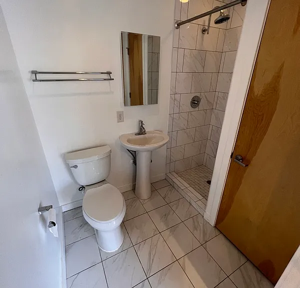 418 N 25th St #210 — Photo 3