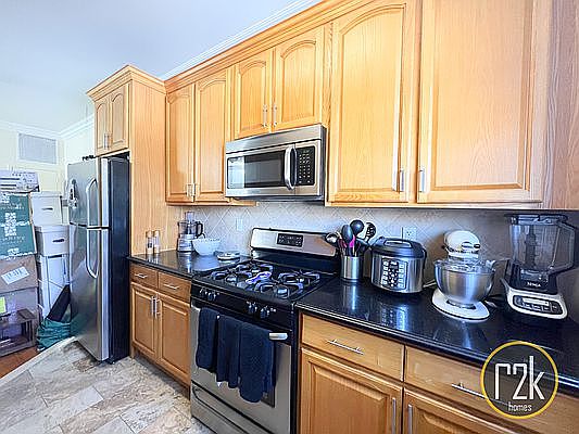 3rd image of 30-92 Steinway St #3A