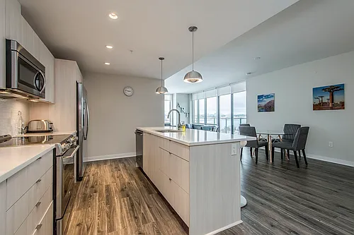 49 Kings Wharf Pl Photo 1