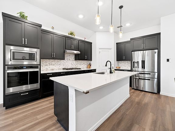 4th image of 4004 Blue Stem Blvd