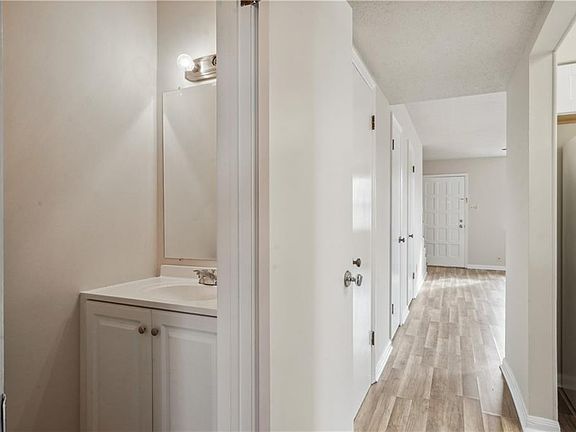4th image of 4705 Grammar Ave