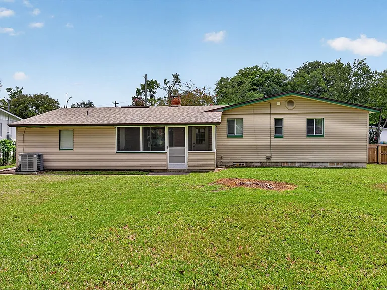 2618 Arlex Dr E — Photo 31