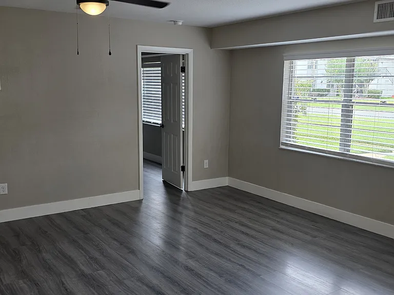 139 Windtree Ln #101 — Photo 4