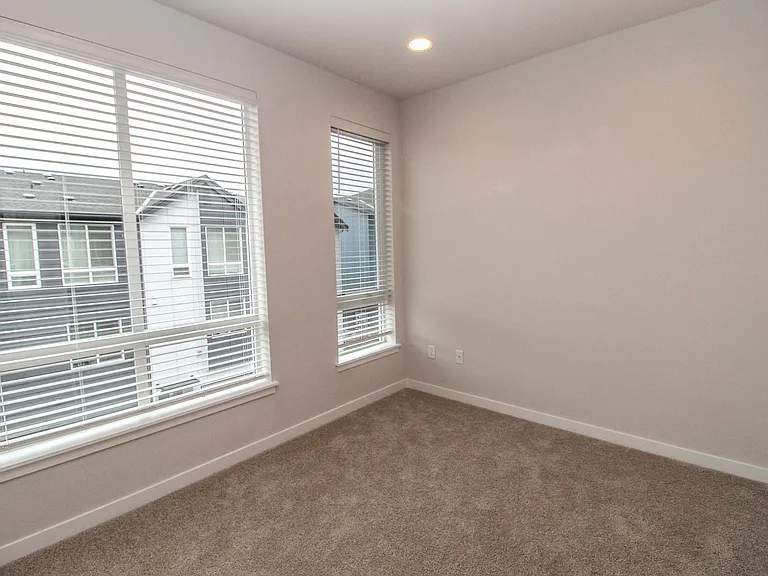 10942 NE 189th Pl #G — Photo 15