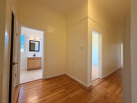 5th image of 1008 Huron Ave #1008